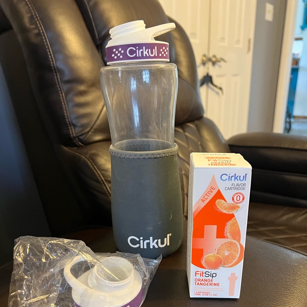 Circular water bottle and accessories